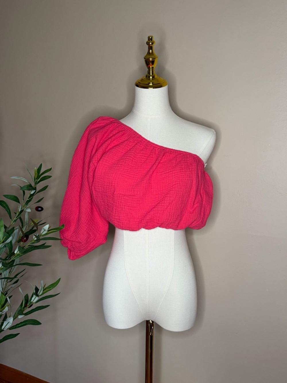 481. DKNY One Shoulder Pink Top NWT Textured Puff Sleeve Medium